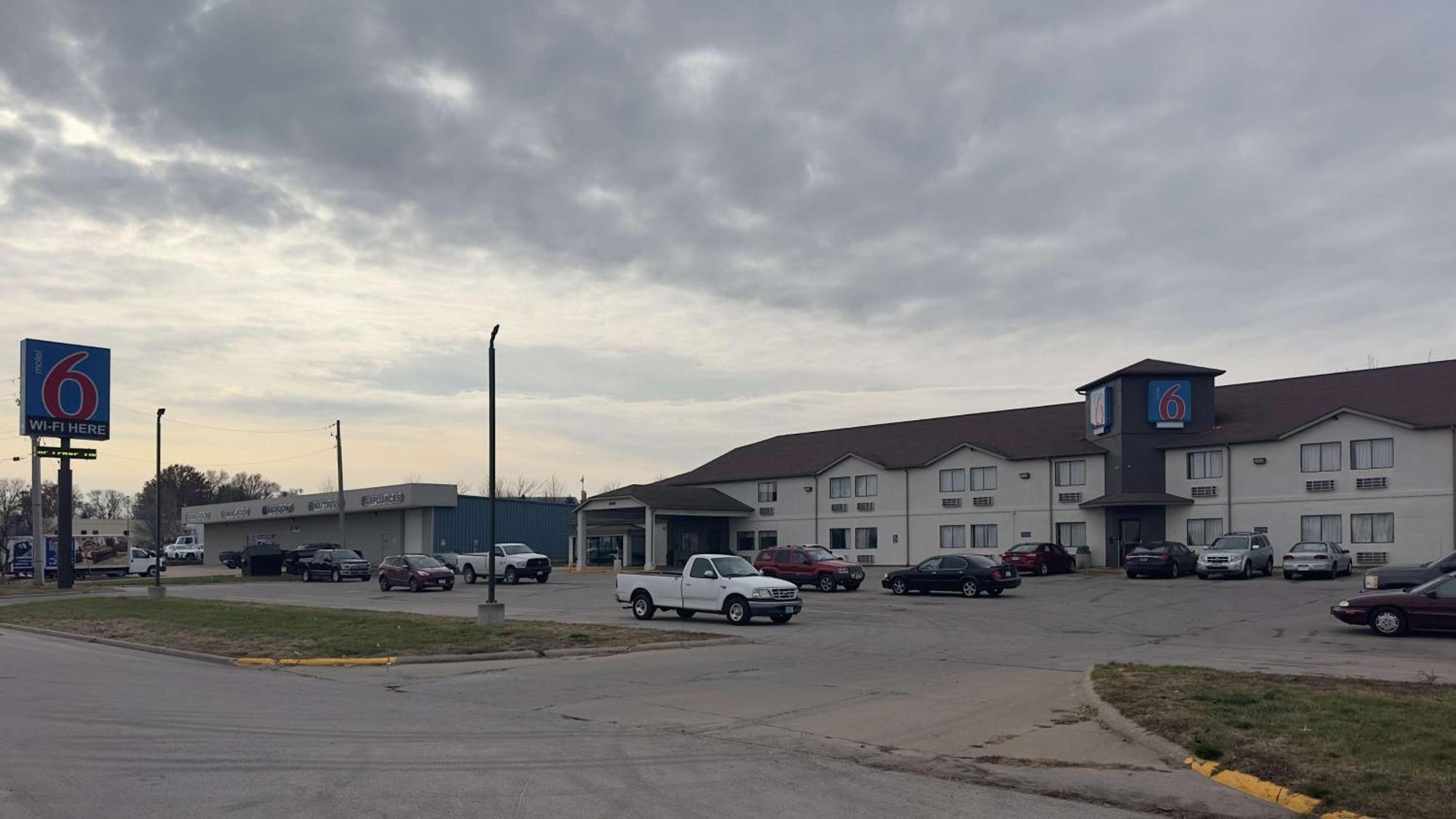 Motel 6-Waterloo, Ia מראה חיצוני תמונה