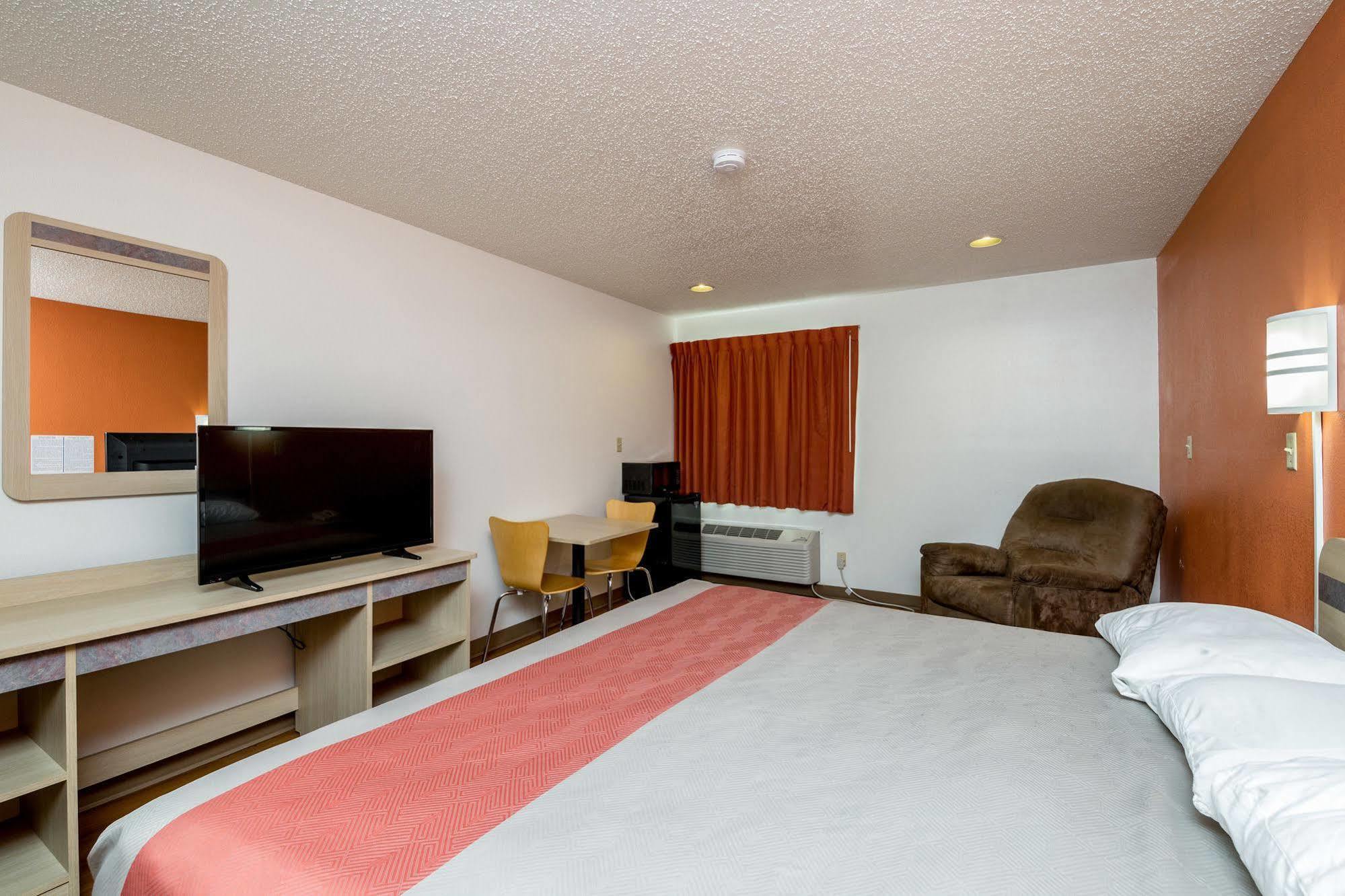Motel 6-Waterloo, Ia מראה חיצוני תמונה