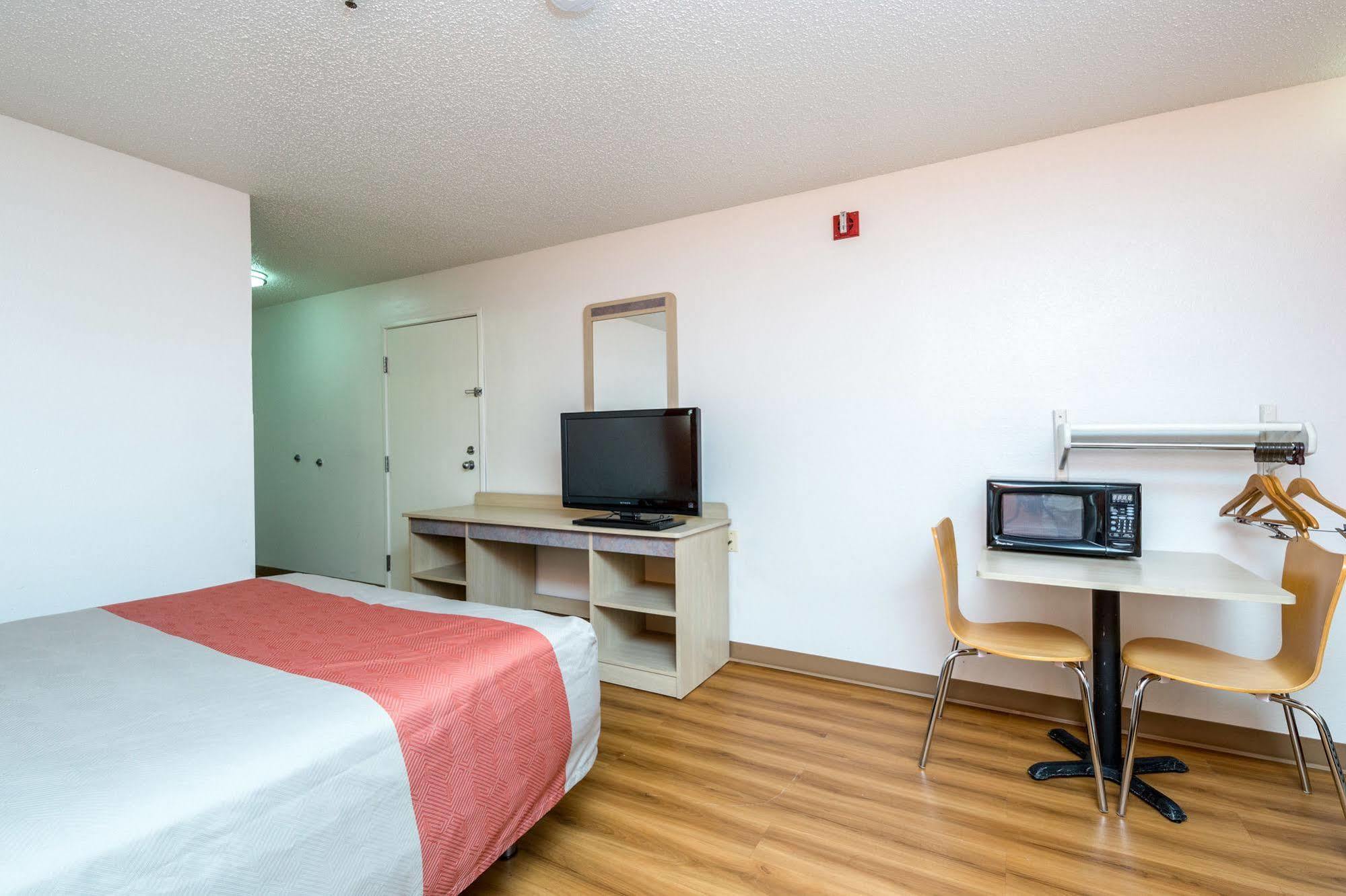 Motel 6-Waterloo, Ia מראה חיצוני תמונה