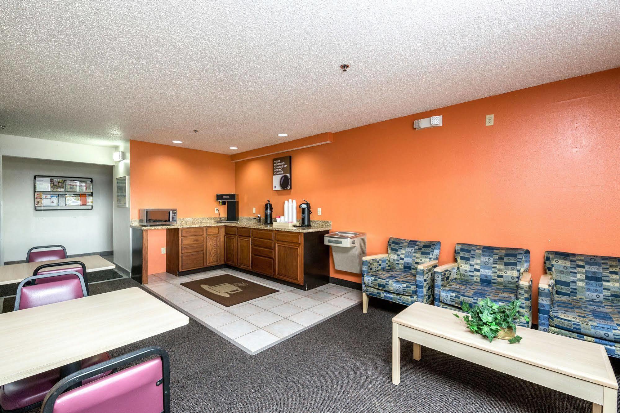 Motel 6-Waterloo, Ia מראה חיצוני תמונה