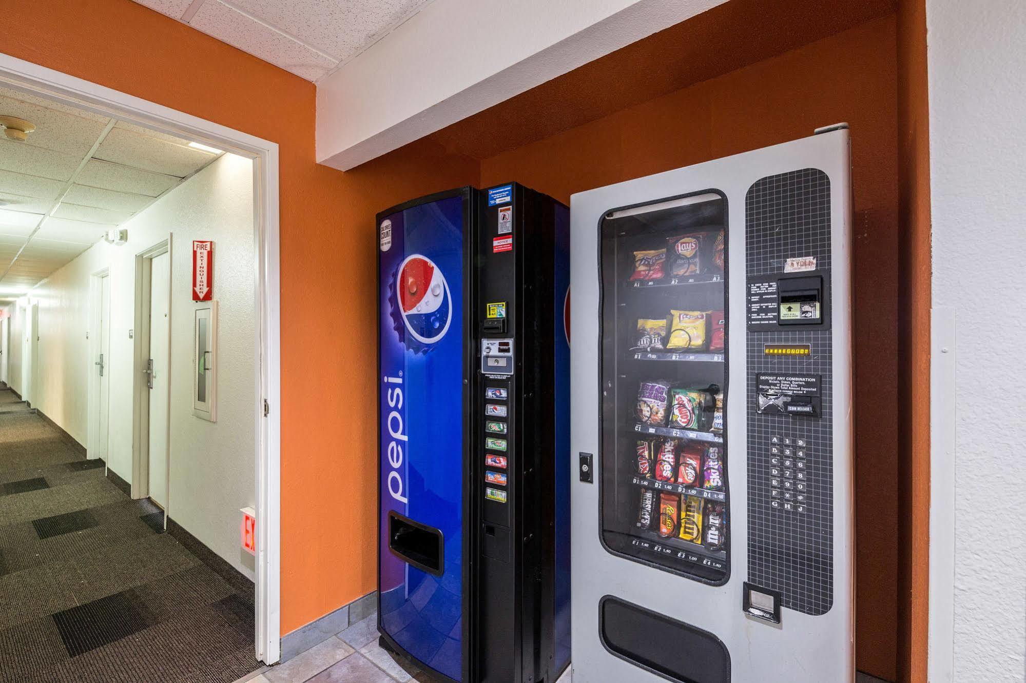Motel 6-Waterloo, Ia מראה חיצוני תמונה